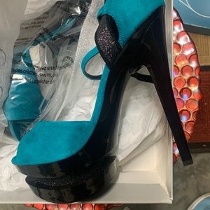 Jessica Simpson platform Sandal Heels